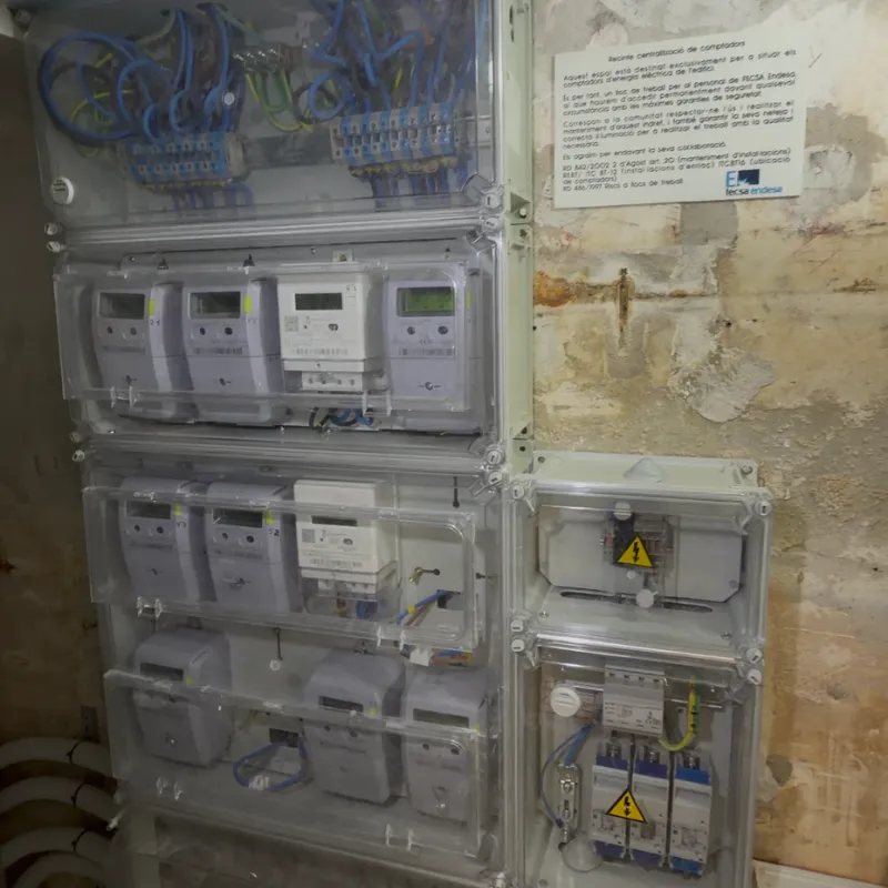 Medidores eléctricos y tablero de distribución para consorcio en Mar del Plata